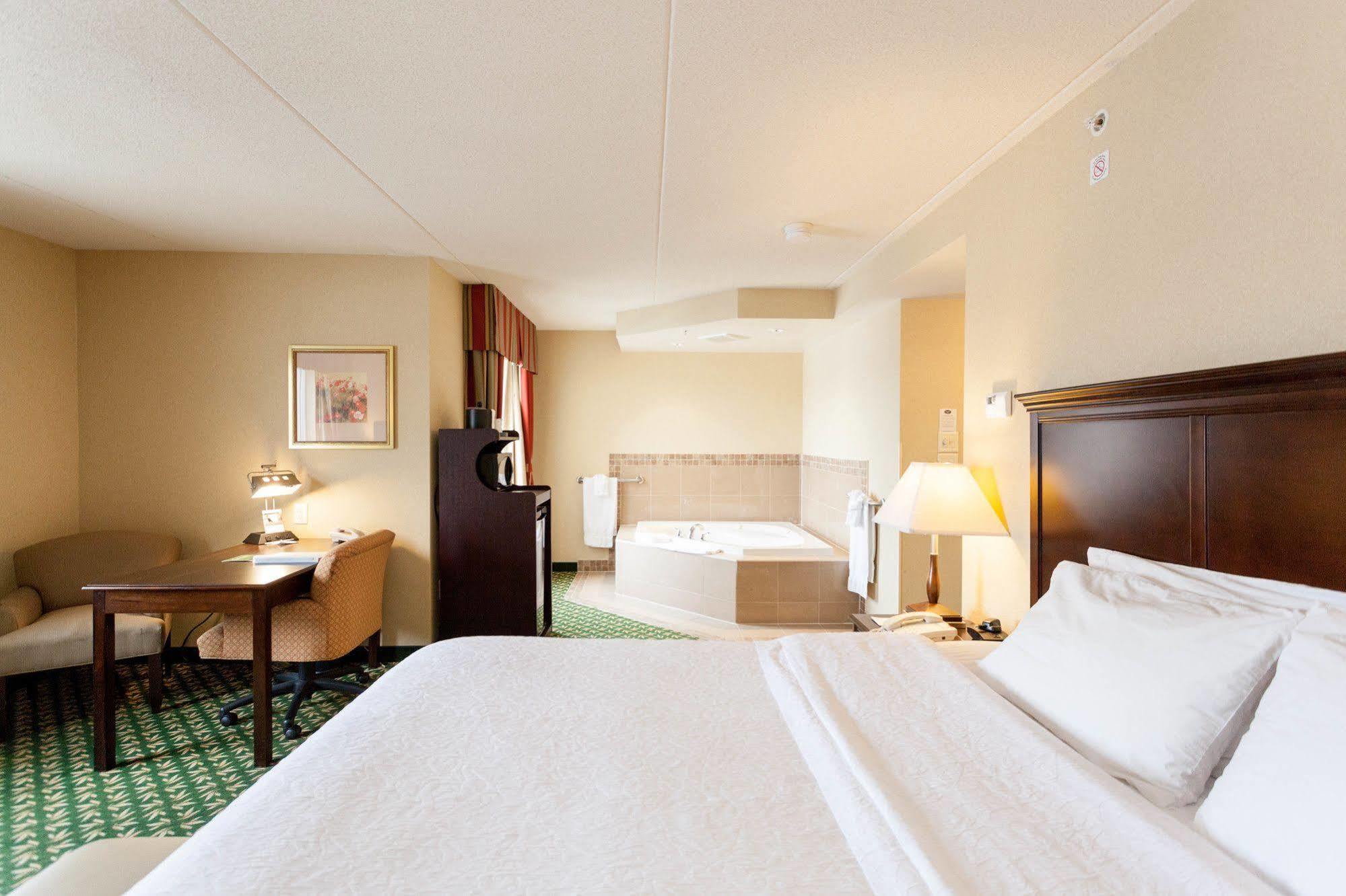 Hampton Inn London Ontario Exterior photo